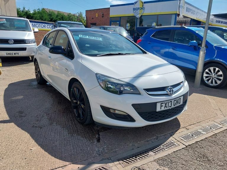 Vauxhall Astra Active Limited Edition White #2