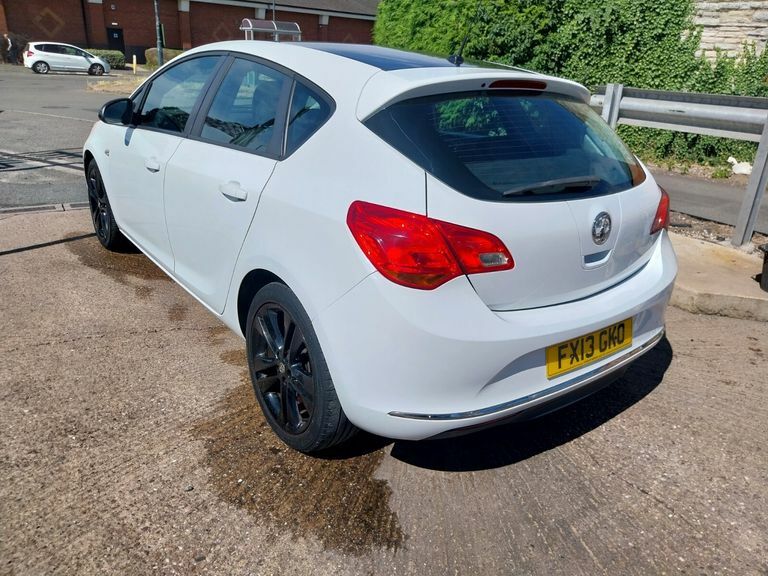 Vauxhall Astra Active Limited Edition White #4