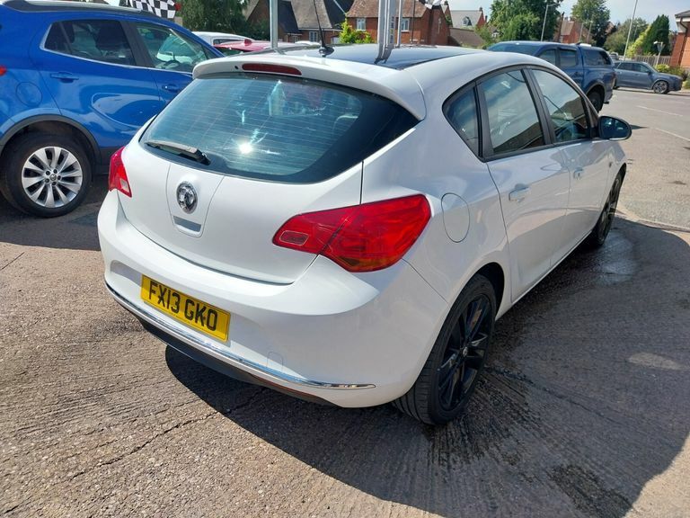Vauxhall Astra Active Limited Edition White #5