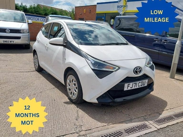 Toyota Aygo Vvt-i X-play Tss FJ71CDU White