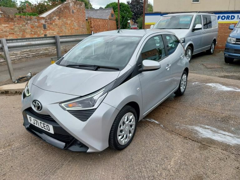 Toyota Aygo Vvt-i X-play Tss Silver #4