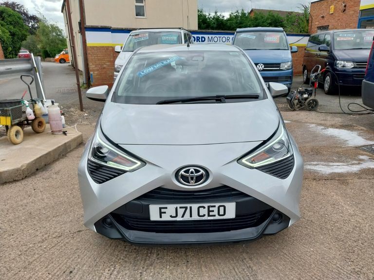 Toyota Aygo Vvt-i X-play Tss Silver #3