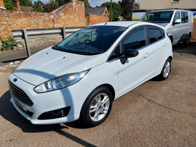 Ford Fiesta Zetec White #4
