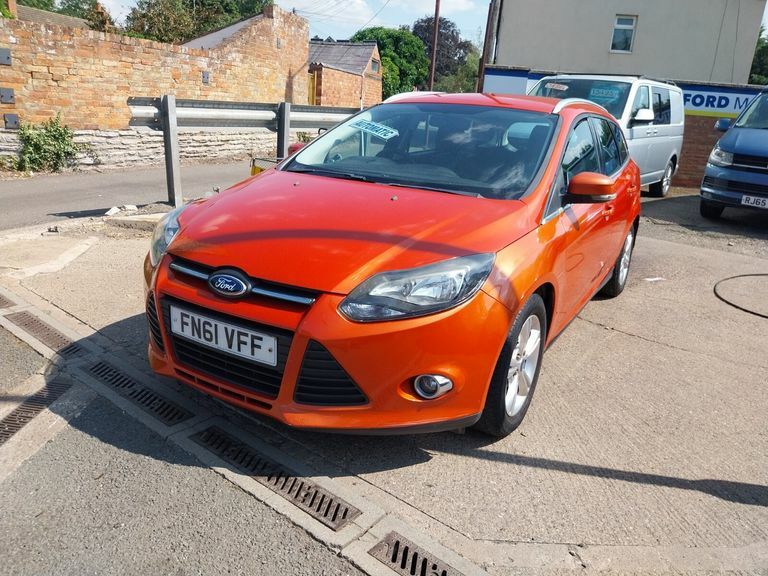 Ford Focus Zetec FN61VFF Red #2