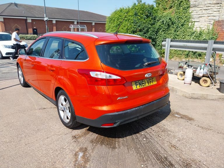 Ford Focus Zetec FN61VFF Red #3