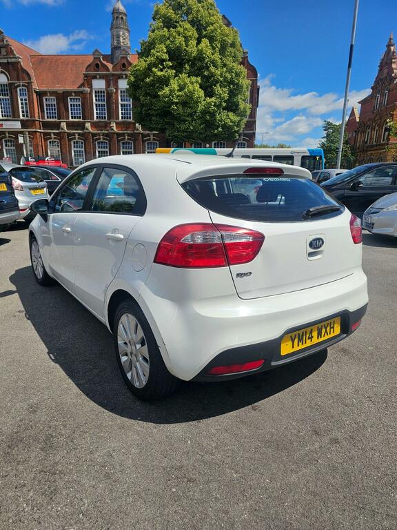 Kia RIO Hatchback 1.25 2 Euro 5 201414 White #4