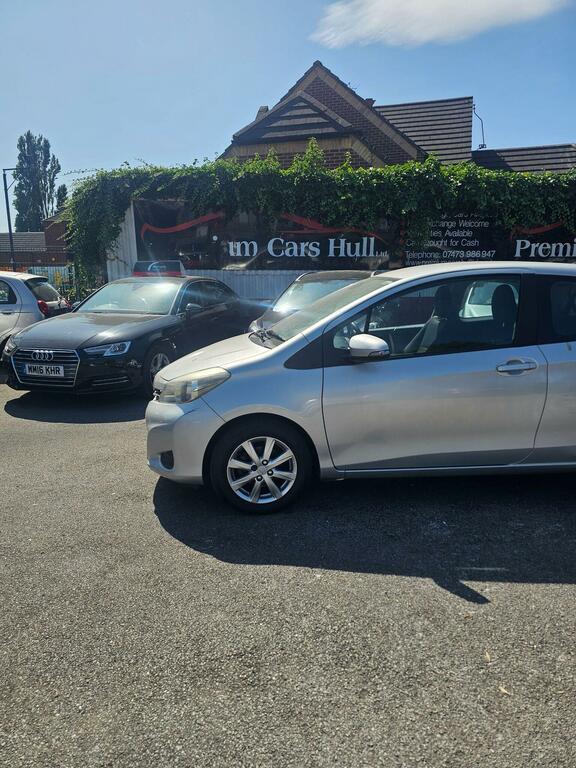 Toyota Yaris Hatchback 1.0 Vvt-i Tr Euro 5 201212 Silver #4