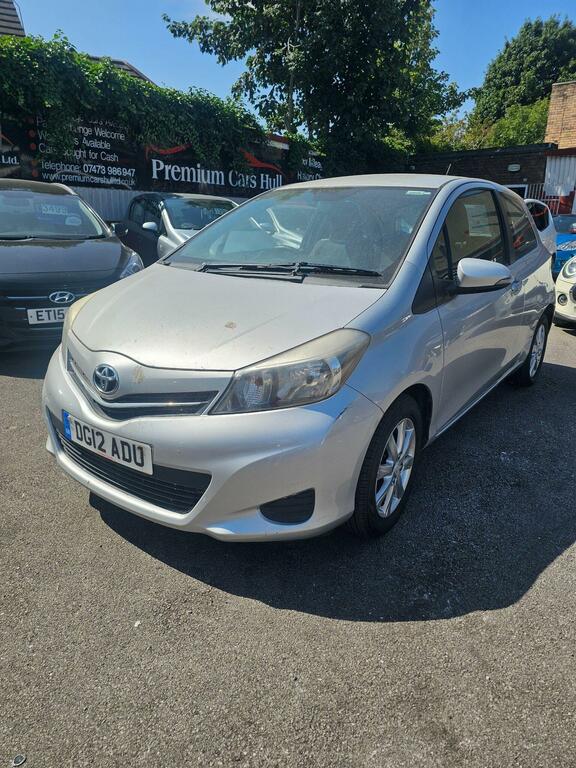 Toyota Yaris Hatchback 1.0 Vvt-i Tr Euro 5 201212 Silver #3