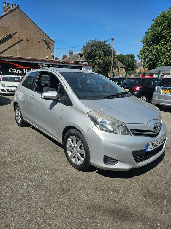 Toyota Yaris Hatchback 1.0 Vvt-i Tr Euro 5 201212 Silver