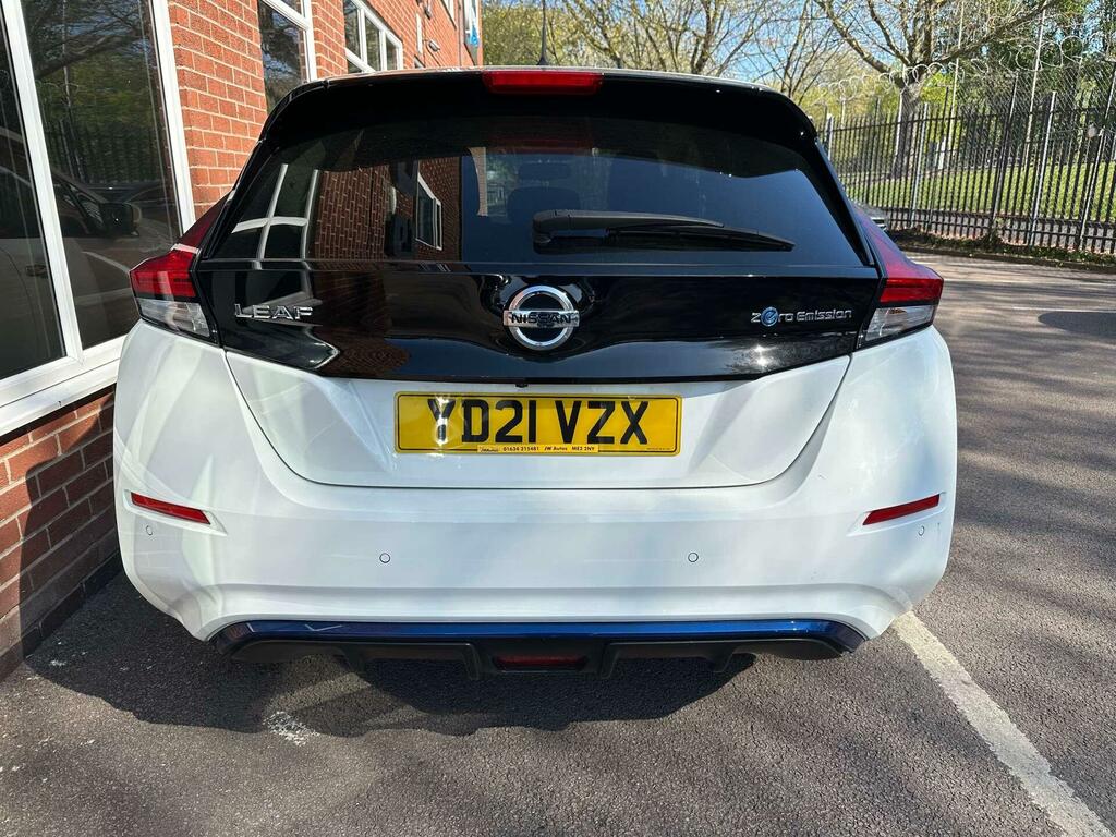 Nissan Leaf 40Kwh Tekna YD21VZX White #6