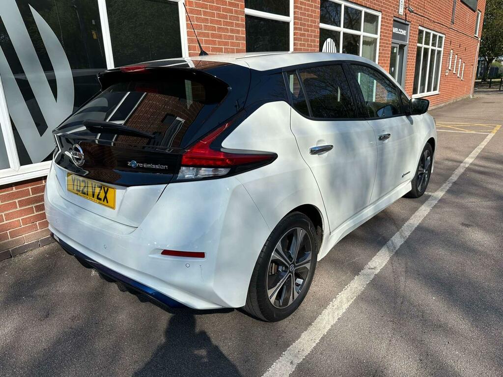 Nissan Leaf 40Kwh Tekna YD21VZX White #3