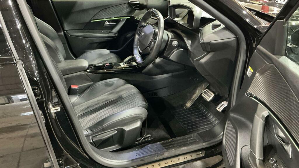 Peugeot e-2008 100Kw Gt Premium 50Kwh Red #9