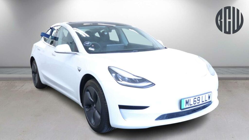 Tesla Model 3 Standard Range Plus Rwd White