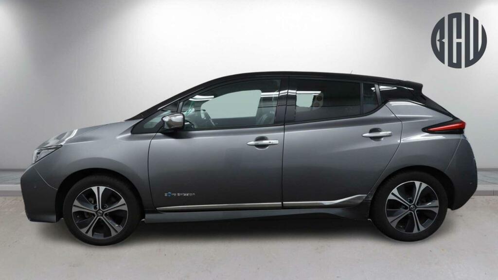 Nissan Leaf Tekna White #9