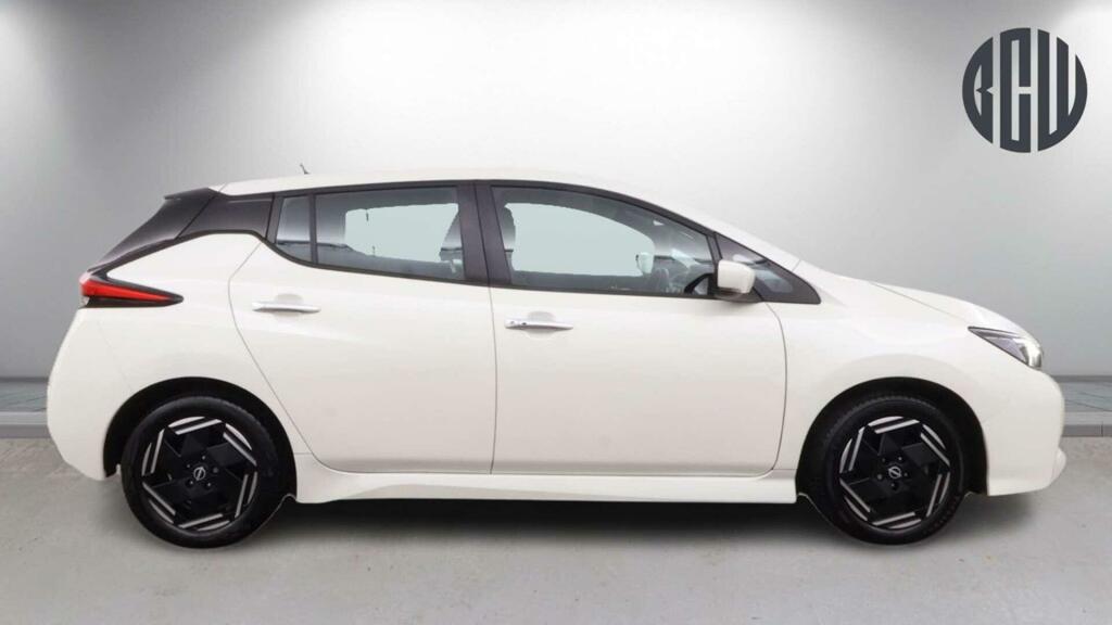 Nissan Leaf Acenta White #5