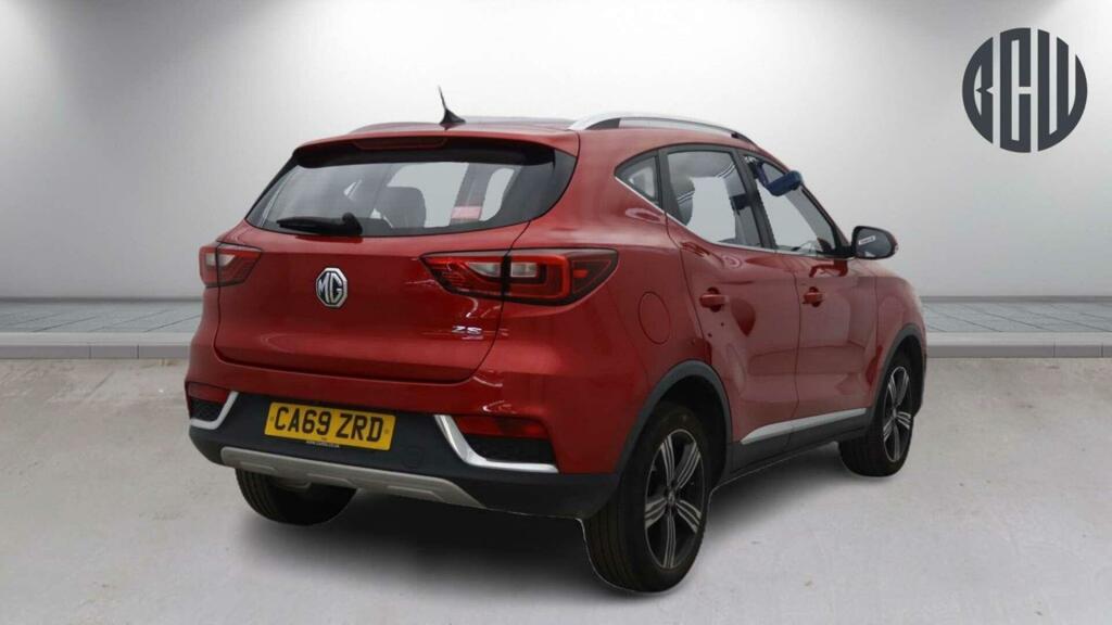 MG ZS Exclusive Red #4