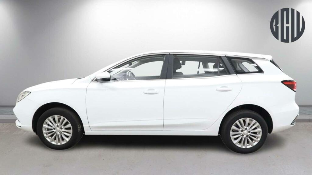 MG MG5 Excite Long Range White #6