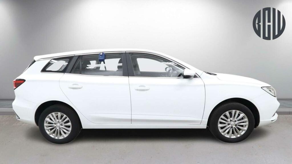 MG MG5 Excite Long Range White #5