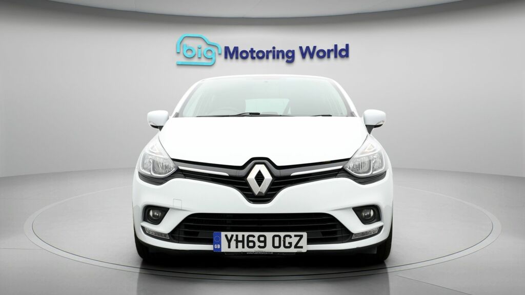 Renault Clio Iconic White #2