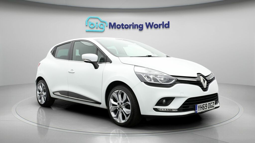 Renault Clio Iconic White