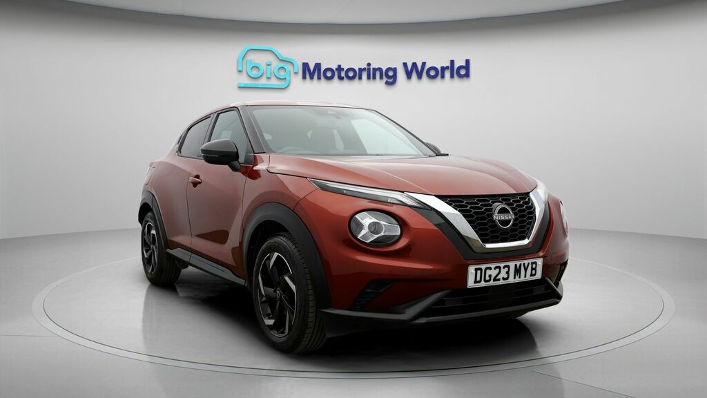 Nissan Juke N-connecta Red