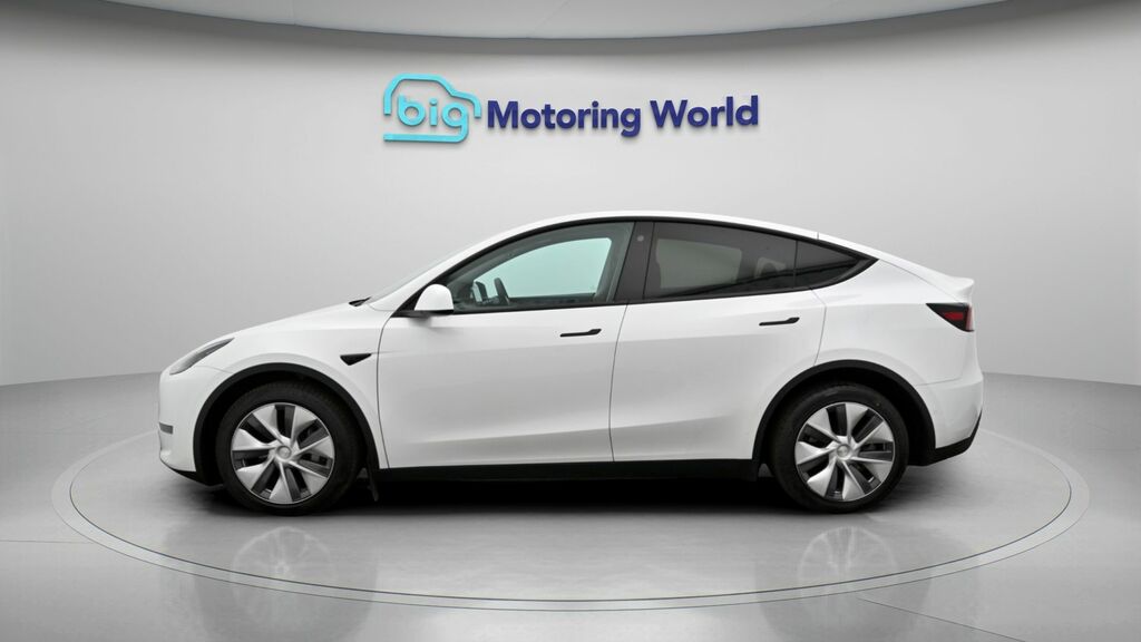 Tesla Model Y Long Range AJ22KNV White #4