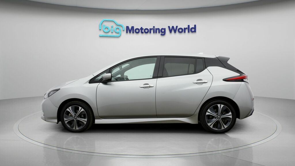 Nissan Leaf Tekna Silver #4