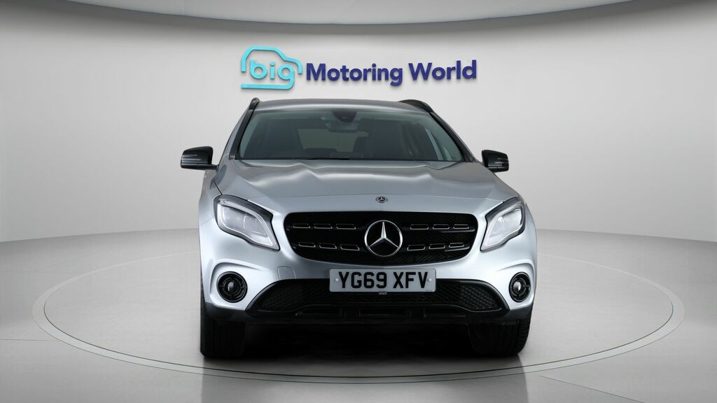 Mercedes-Benz GLA Class Urban Edition YG69XFV Silver #2