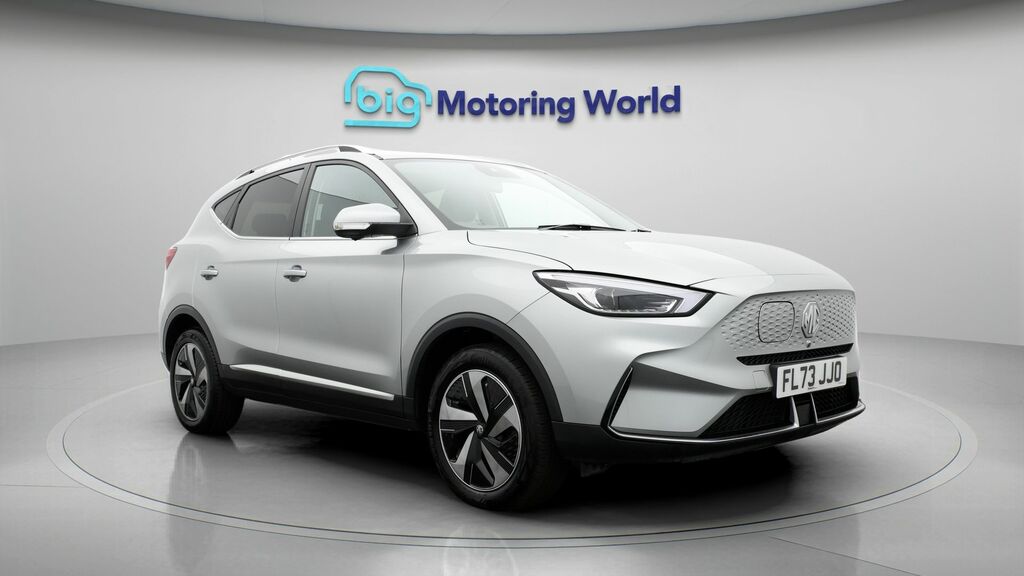 MG ZS Trophy Connect Silver