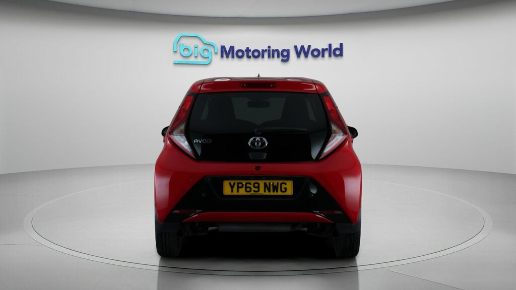 Toyota Aygo X X-trend Red #6