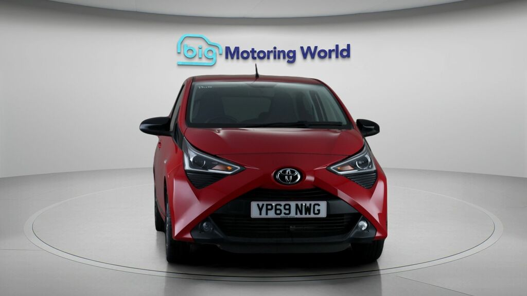 Toyota Aygo X X-trend Red #2