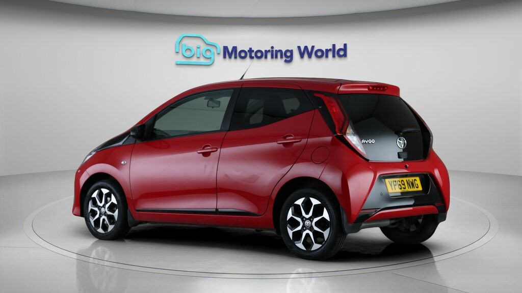 Toyota Aygo X X-trend Red #5