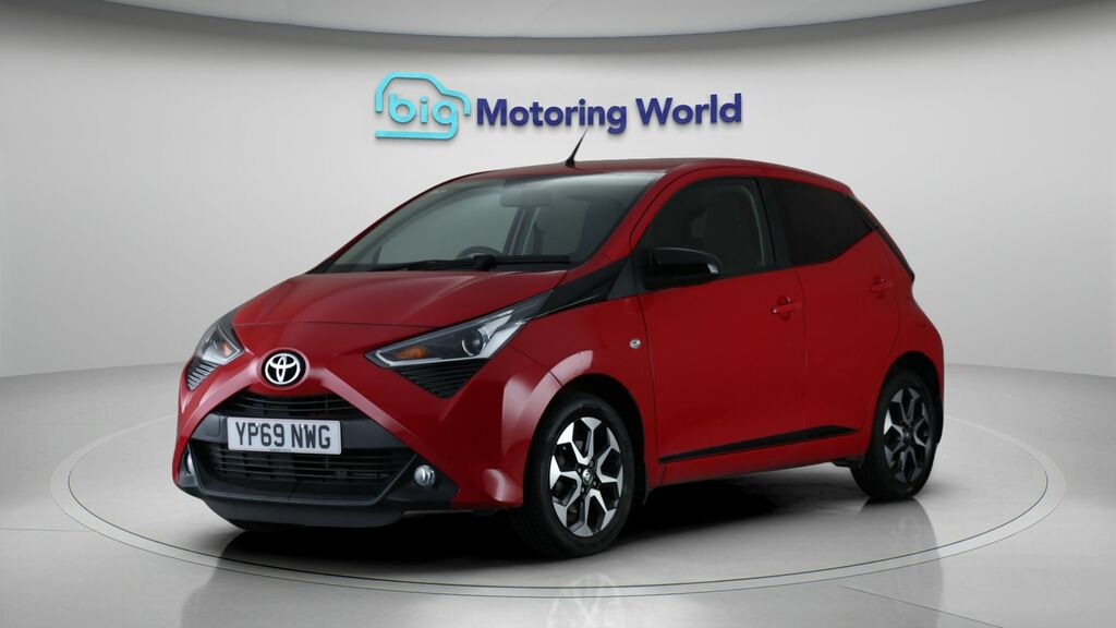 Toyota Aygo X X-trend Red #3