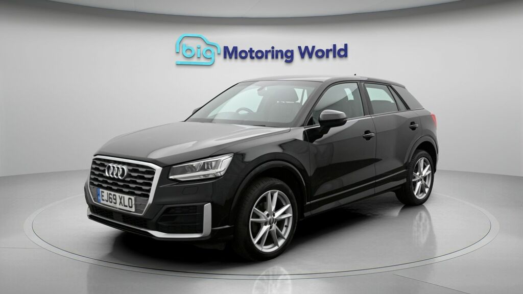 Audi Q2 S Line Black #3