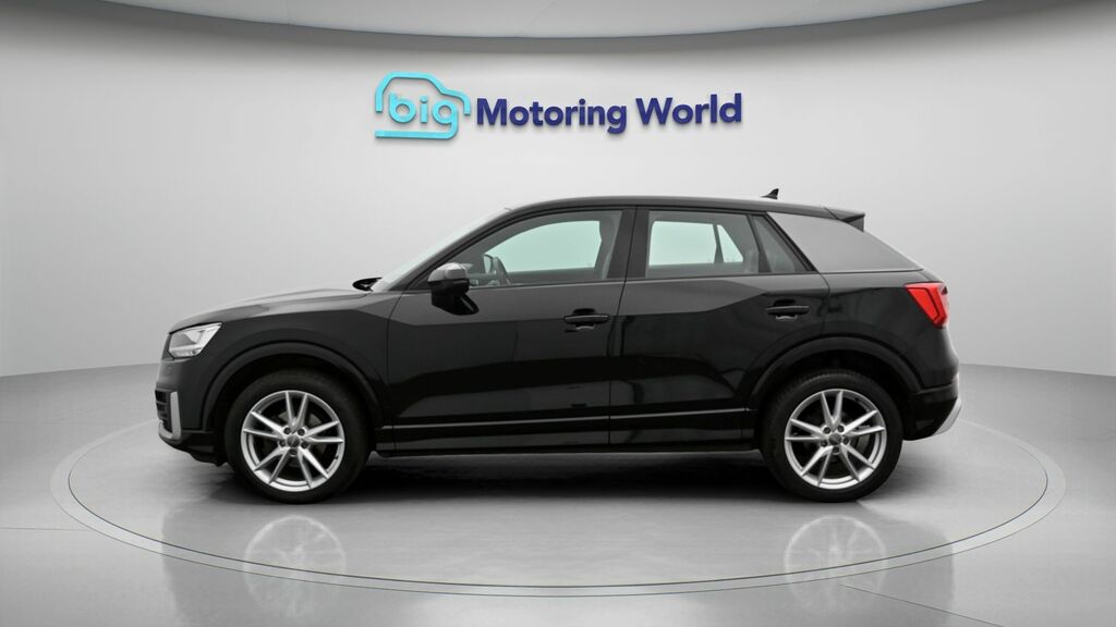 Audi Q2 S Line Black #4