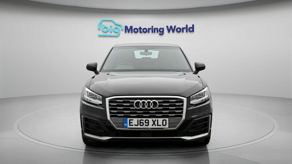 Audi Q2 S Line Black #2
