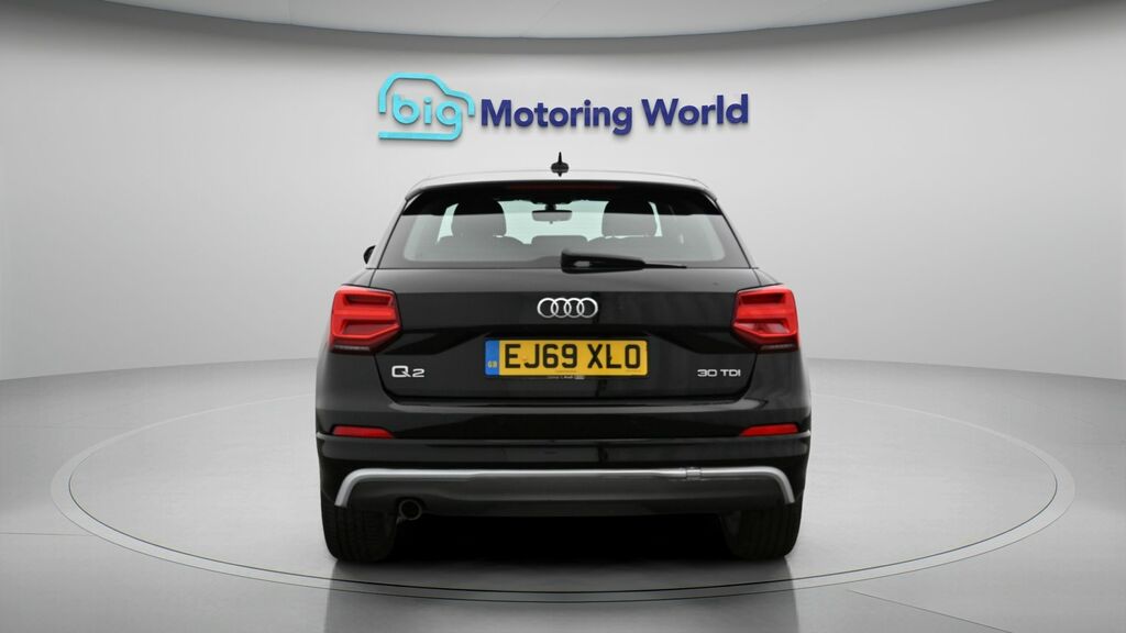 Audi Q2 S Line Black #6
