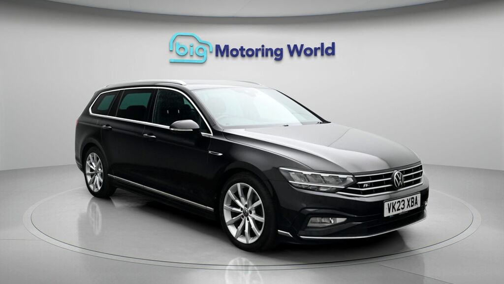 Volkswagen Passat R-line Black