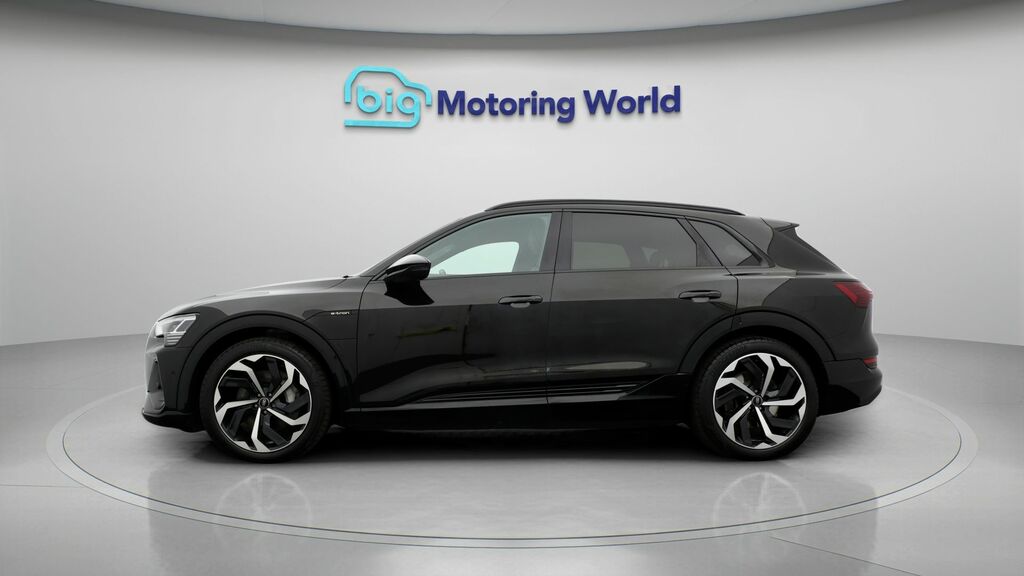 Audi E-tron Black Edition YE21MYF Black #4