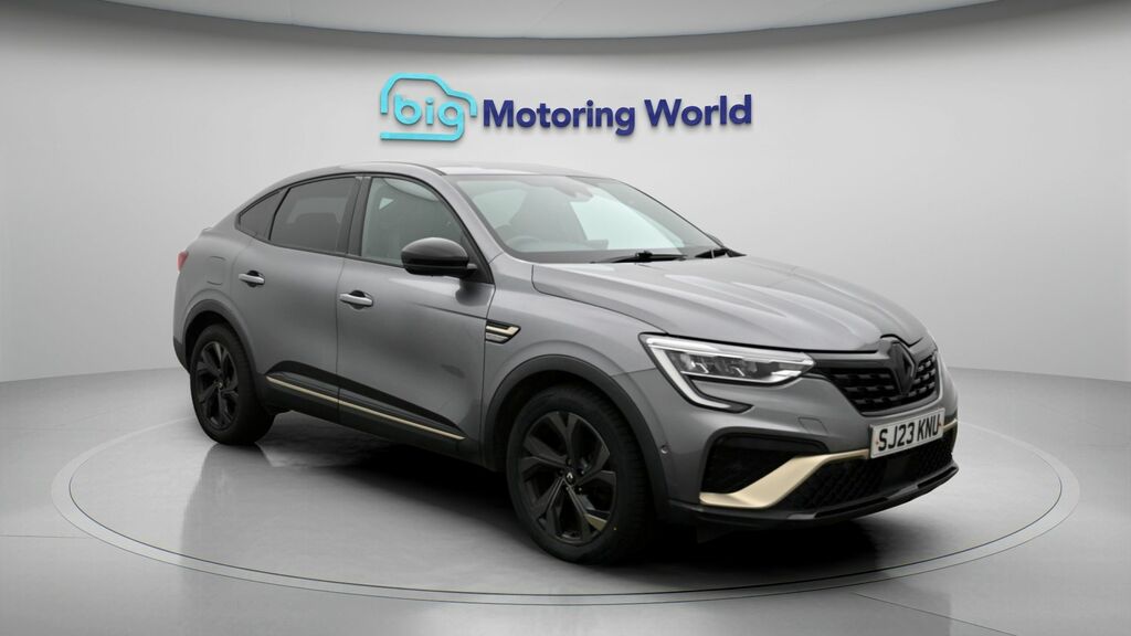 Renault Arkana E-tech Engineered Grey