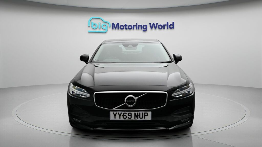 Volvo S90 Momentum Plus Black #2