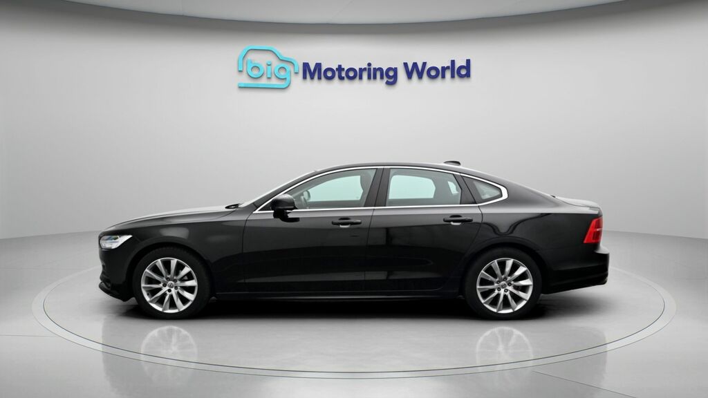 Volvo S90 Momentum Plus Black #4