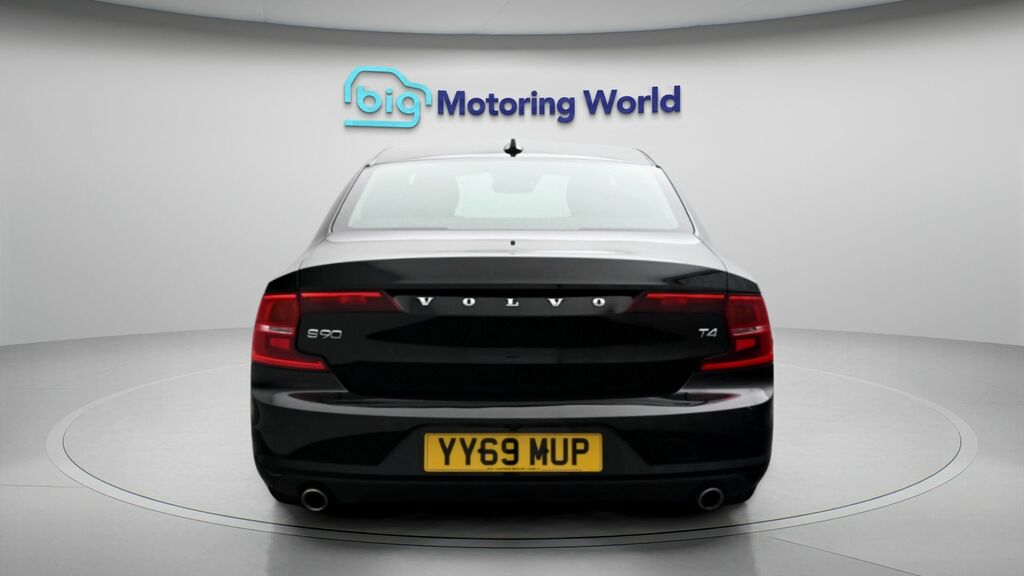 Volvo S90 Momentum Plus Black #6