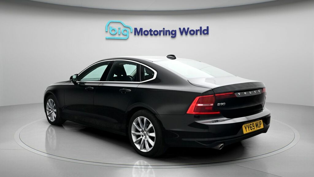 Volvo S90 Momentum Plus Black #5