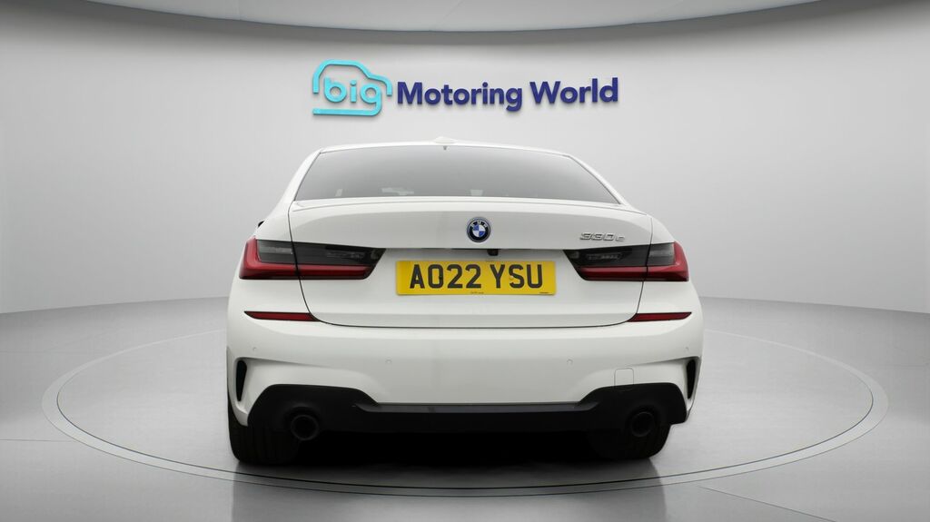 BMW 3 Series M Sport AO22YSU White #6