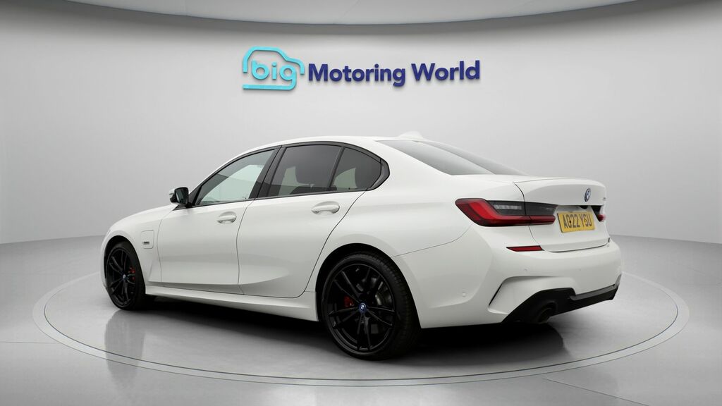 BMW 3 Series M Sport AO22YSU White #5