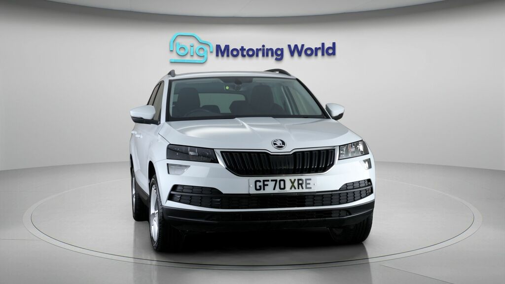 Skoda Karoq Se White #2