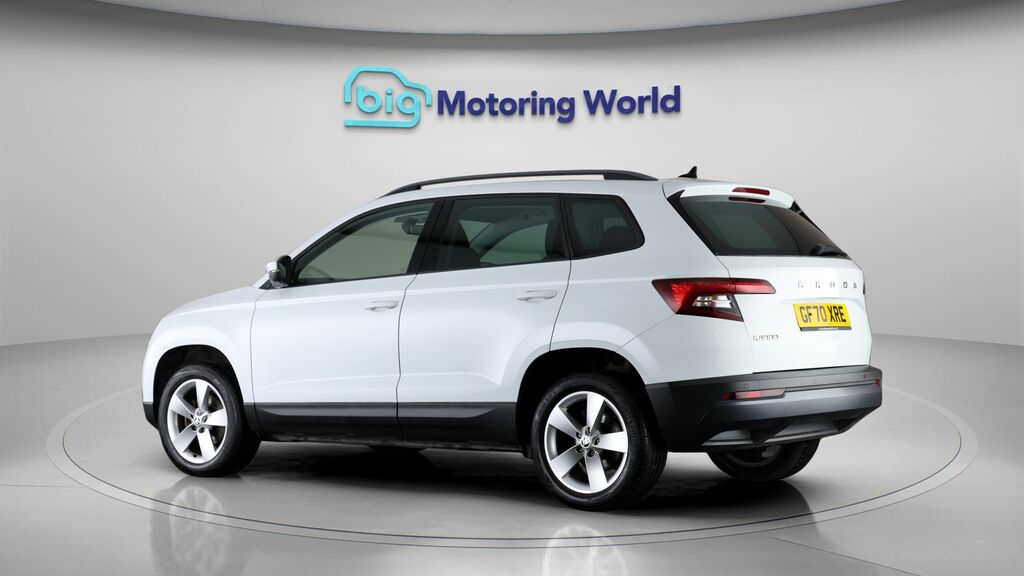 Skoda Karoq Se White #5