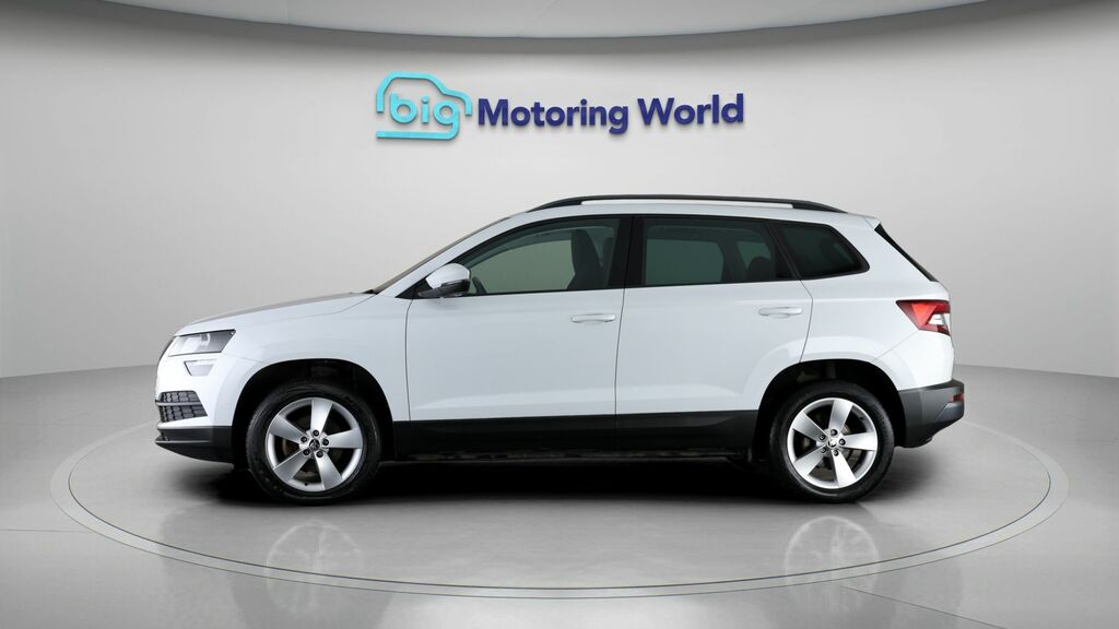 Skoda Karoq Se White #4