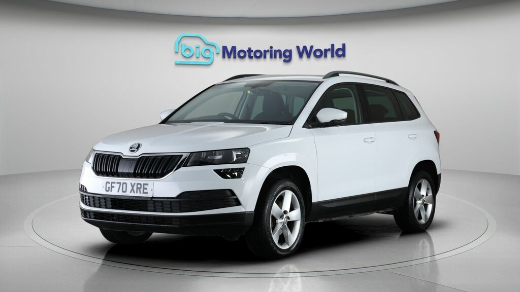 Skoda Karoq Se White #3
